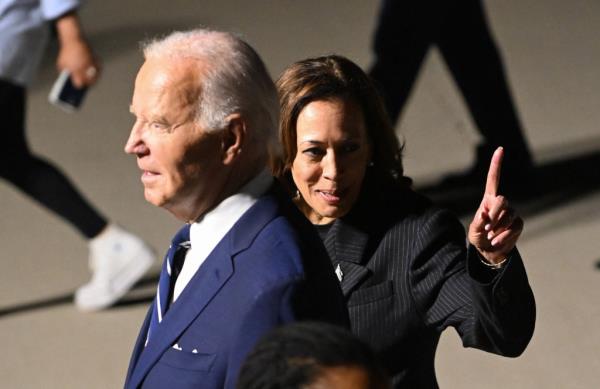 President Biden and Vice President Harris were the first to greet the three freed hostages as they touched down on American soil after being co<em></em>nfined to Russian prisons.