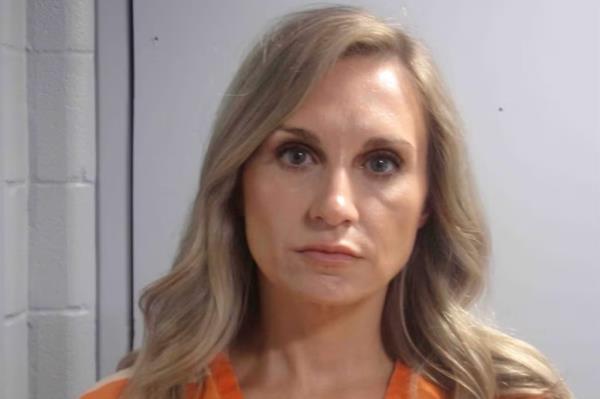 Former DeRidder Mayor Misty Roberts Clanton was arrested and charged with raping a juvenile o<em></em>nly a week after she resigned from office.